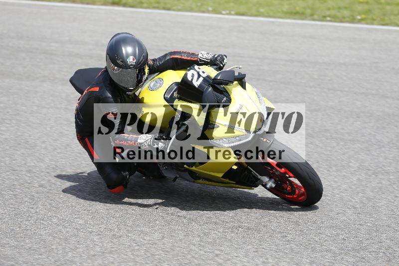 /Archiv-2024/29 12.06.2024 MOTO.CH Track Day ADR/Gruppe blau/28